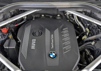 Подержанный автомобиль BMW X5 2022 года (9 фото)