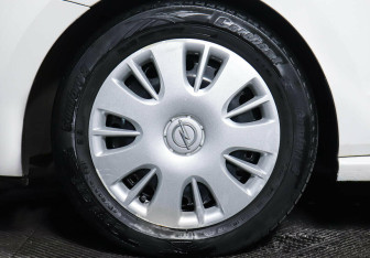 Подержанный автомобиль Volkswagen Polo Hatchback 2011 года (9 фото)