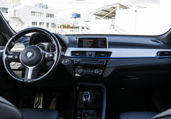 Подержанный автомобиль BMW X1 2020 года (12 фото)
