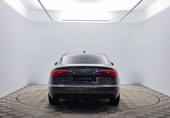 Подержанный автомобиль Audi A6 Sedan 2013 года (6 фото)