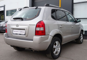 Подержанный автомобиль Hyundai Tucson 2006 года (5 фото)
