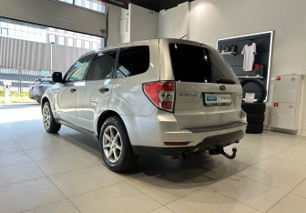 Подержанный автомобиль Subaru Forester Suv 2009 года (6 фото)