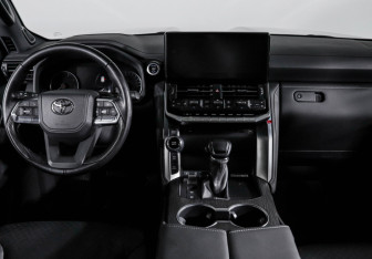 Подержанный автомобиль Toyota Land Cruiser Suv 2021 года (34 фото)