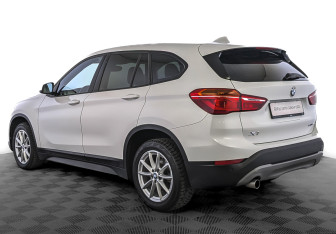 Подержанный автомобиль BMW X1 2019 года (7 фото)