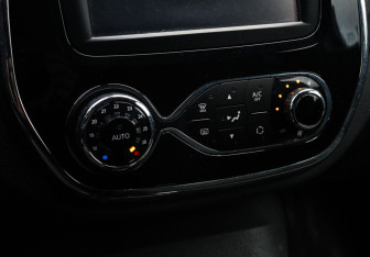 Подержанный автомобиль Renault Kaptur 2016 года (20 фото)