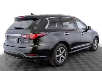 Подержанный автомобиль Infiniti QX60 2019 года (5 фото)