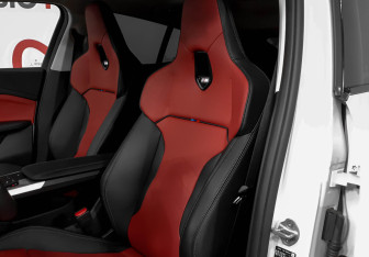 Подержанный автомобиль BMW X2 2024 года (27 фото)