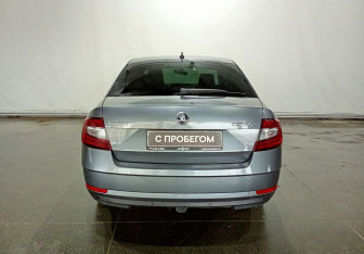 Подержанный автомобиль Skoda Octavia Liftback 2019 года (5 фото)
