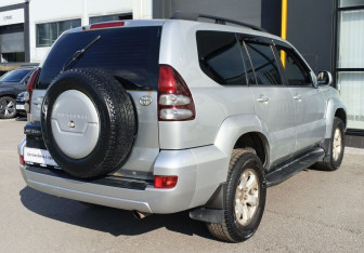 Подержанный автомобиль Toyota Land Cruiser Prado 2008 года (5 фото)