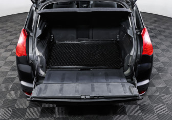 Подержанный автомобиль Peugeot 3008 2012 года (10 фото)