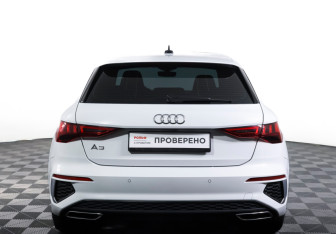 Подержанный автомобиль Audi A3 Hatchback 2021 года (6 фото)
