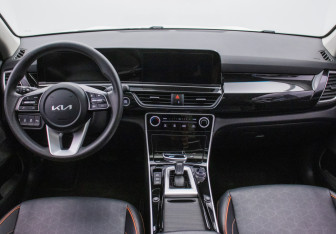 Подержанный автомобиль Kia Seltos 2024 года (13 фото)