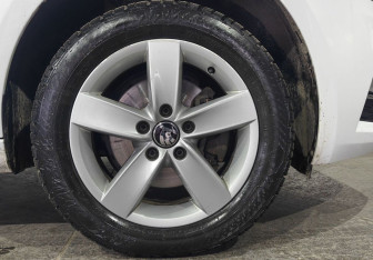 Подержанный автомобиль Skoda Octavia Liftback 2020 года (17 фото)