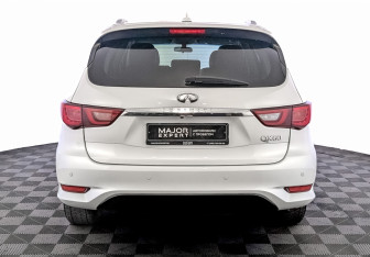 Подержанный автомобиль Infiniti QX60 2018 года (6 фото)
