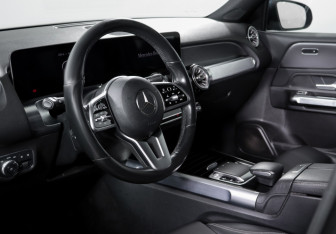 Подержанный автомобиль Mercedes-Benz GLB 2020 года (14 фото)