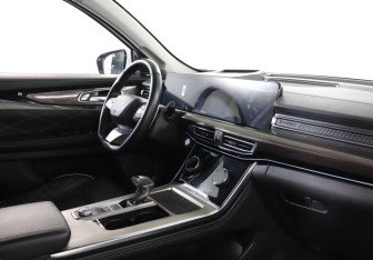 Подержанный автомобиль Exeed VX 2022 года (9 фото)