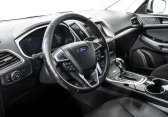 Подержанный автомобиль Ford S-MAX 2018 года (7 фото)