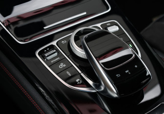 Подержанный автомобиль Mercedes-Benz GLC AMG 2016 года (18 фото)