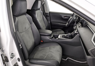 Подержанный автомобиль Toyota RAV4 2024 года (24 фото)
