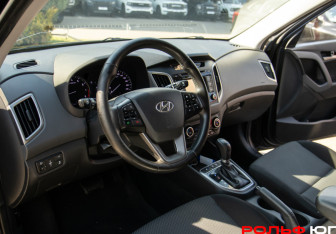 Подержанный автомобиль Hyundai Creta 2018 года (12 фото)