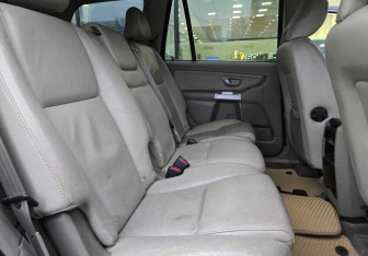 Подержанный автомобиль Volvo XC90 2004 года (11 фото)