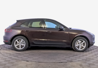 Подержанный автомобиль Porsche Macan 2016 года (4 фото)