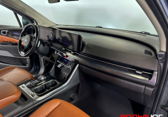 Подержанный автомобиль Kia Carnival 2021 года (9 фото)