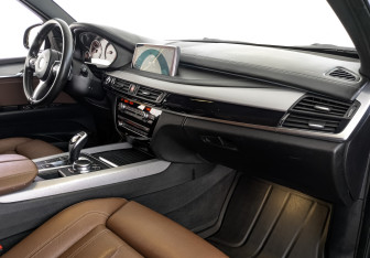 Подержанный автомобиль BMW X5 2017 года (13 фото)