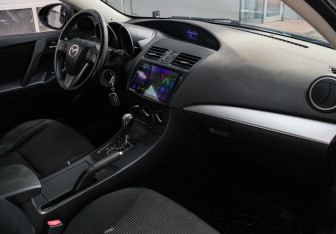 Подержанный автомобиль Mazda 3 Hatchback 2011 года (7 фото)