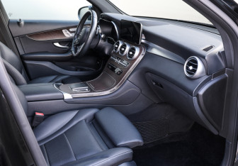Подержанный автомобиль Mercedes-Benz GLC Coupe 2019 года (11 фото)