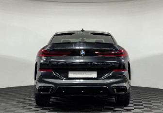 Подержанный автомобиль BMW X6 2020 года (4 фото)
