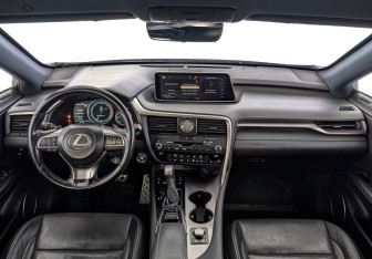 Подержанный автомобиль Lexus RX 2018 года (14 фото)