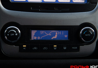 Подержанный автомобиль Geely Emgrand EC7 Sedan 2013 года (13 фото)