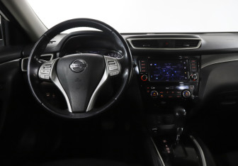 Подержанный автомобиль Nissan X-Trail 2018 года (25 фото)