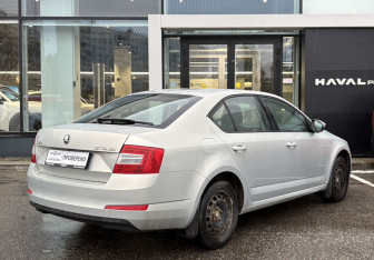 Подержанный автомобиль Skoda Octavia Wagon 2014 года (5 фото)