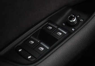 Подержанный автомобиль Audi Q7 2019 года (23 фото)