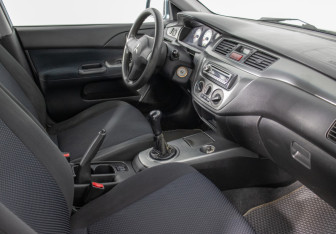 Подержанный автомобиль Mitsubishi Lancer Sedan 2007 года (9 фото)