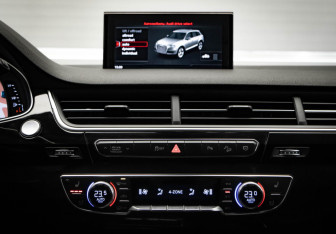 Подержанный автомобиль Audi Q7 2019 года (19 фото)