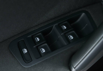 Подержанный автомобиль Volkswagen Golf Hatchback 2018 года (18 фото)