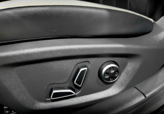 Подержанный автомобиль Changan UNI-V 2023 года (21 фото)