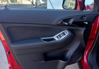 Подержанный автомобиль Chevrolet Orlando 2014 года (15 фото)