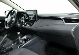 Подержанный автомобиль Toyota Corolla Sedan 2020 года (9 фото)