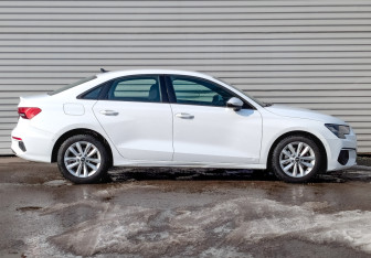 Подержанный автомобиль Audi A3 Sedan 2021 года (4 фото)