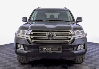 Подержанный автомобиль Toyota Land Cruiser Suv 2018 года (2 фото)