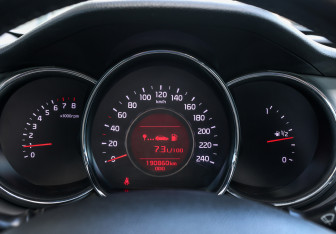 Подержанный автомобиль Kia Ceed Hatchback 2015 года (12 фото)