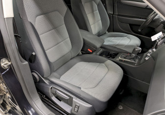 Подержанный автомобиль Volkswagen Passat Sedan 2012 года (21 фото)