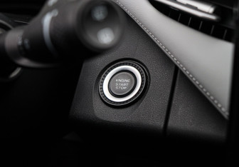 Подержанный автомобиль Geely Atlas 2024 года (22 фото)