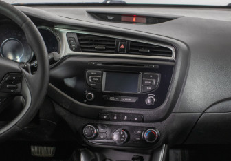 Подержанный автомобиль Kia Ceed Wagon 2016 года (14 фото)