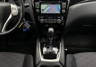 Подержанный автомобиль Nissan Qashqai 2016 года (13 фото)