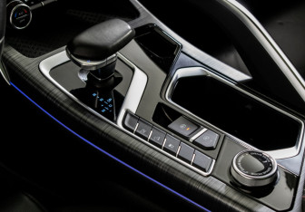 Подержанный автомобиль Geely Tugella 2021 года (17 фото)